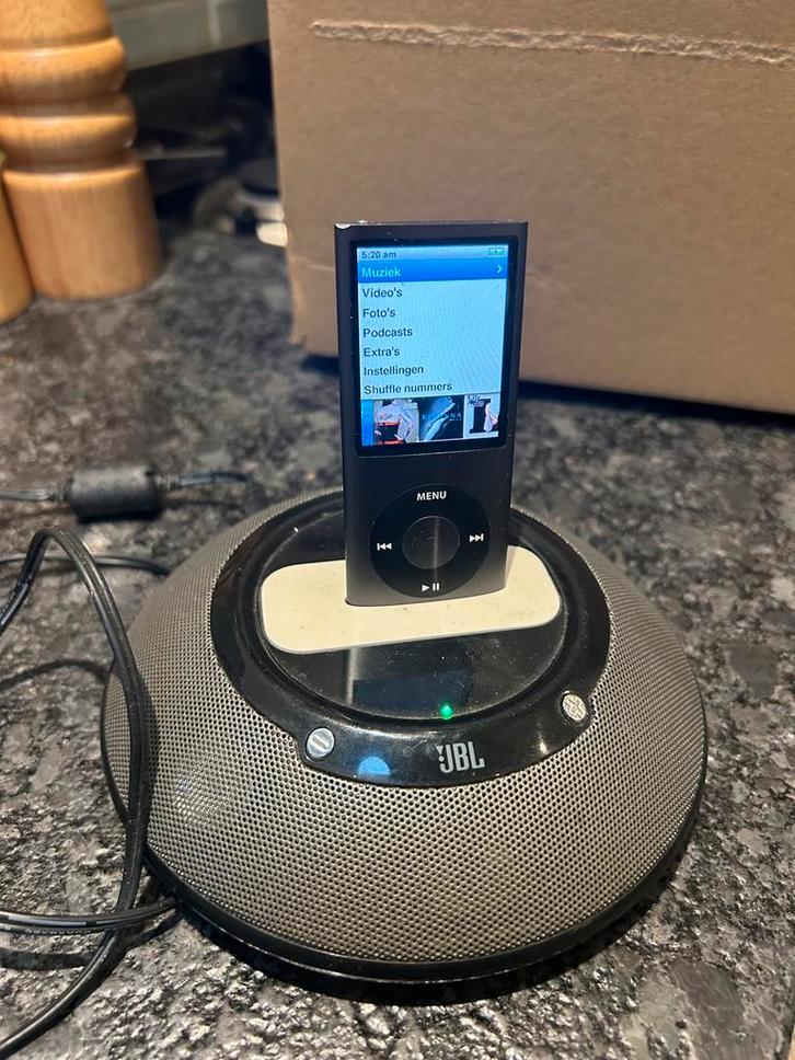 iPod Nano met JBL Dockingstation, Audio, Tv en Foto, Mp3-spelers | Apple iPod, Gebruikt, Nano, 2 tot 10 GB, Zwart, Ophalen of Verzenden