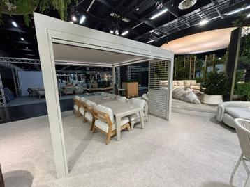 Showroom model Suns Luxe elektrisch lamellen dak 365x395 beschikbaar voor biedingen
