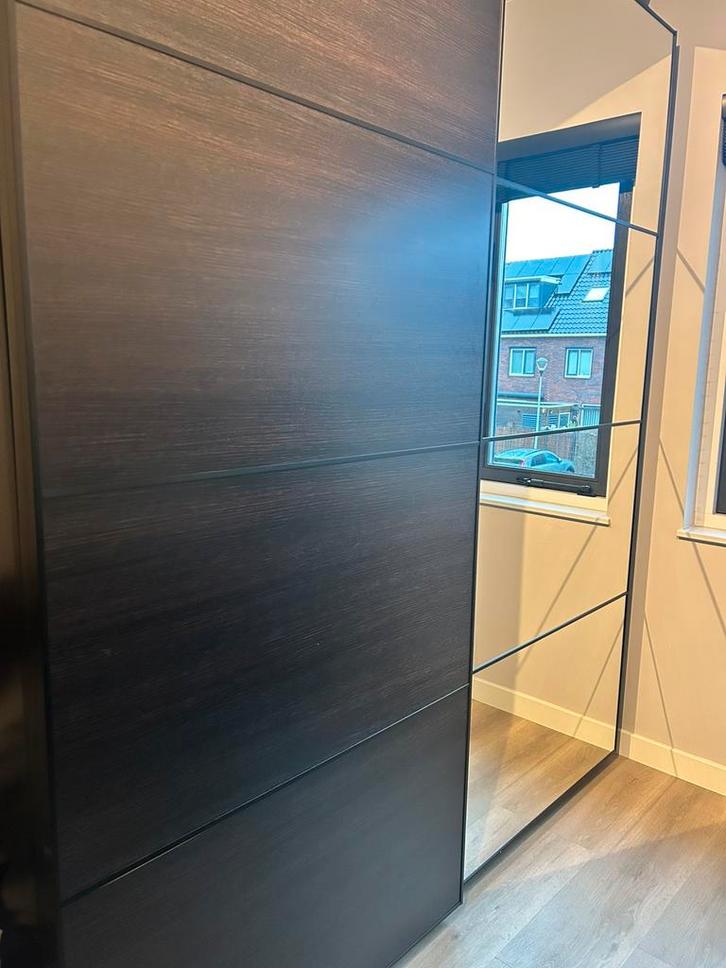 Ikea pax schuifdeur zwart bruin en spiegel 229x200, Doe-het-zelf en Verbouw, Deuren en Horren, Zo goed als nieuw, Binnendeur, Schuifdeur
