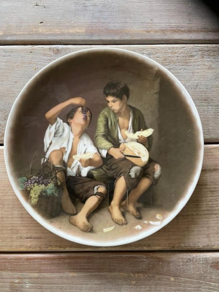 Groot vintage sierbord / wandbord. Etende kinderen. Murillo., Antiek en Kunst, Antiek | Wandborden en Tegels, Ophalen