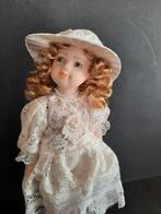 Porseleinen pop met hoed, Ophalen of Verzenden