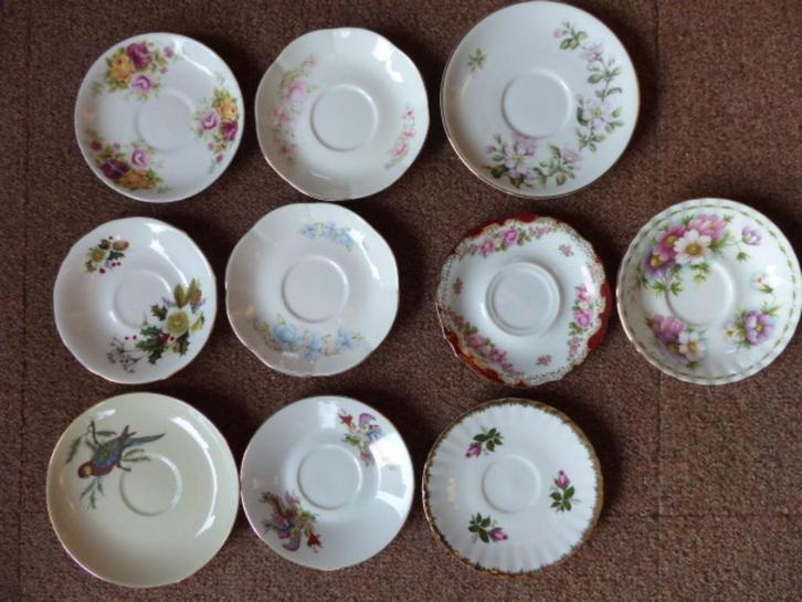 diverse schoteltjes kerst papegaai rozen roos, Huis en Inrichting, Keuken | Servies, Zo goed als nieuw, Kop(pen) en/of Schotel(s)