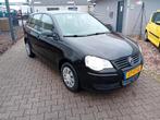 Volkswagen Polo 1.4 55KW 2005 Zwart TREKHAAK! APK 14-10-2026, Voorwielaandrijving, Zwart, Bedrijf, Handgeschakeld