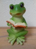 Te koop: Beeld van een lezende kikker, hoogte 14 cm, Ophalen of Verzenden, Nieuw, Reptiel of Amfibie, Beeldje of Figuurtje