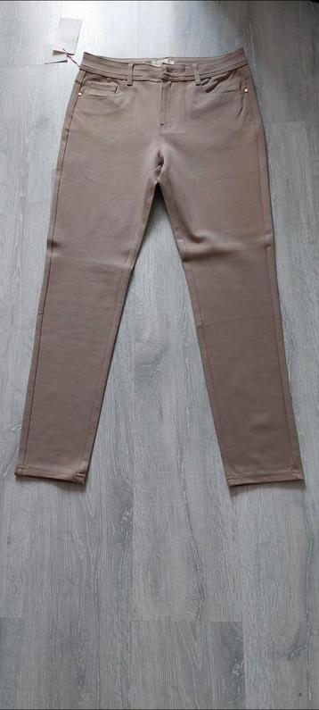 Nieuw met kaartje😊stretchbroek beige maat 42 beschikbaar voor biedingen