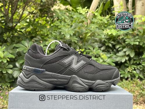 Triple Black New Balance 9060 | Nieuw | Maat 35 t/m 47, Kleding | Heren, Schoenen, Nieuw, Sneakers of Gympen, Zwart, Verzenden