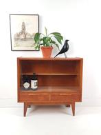 Vintage vitrine kastje | dressoirtje glazen schuif ruitjes, Huis en Inrichting, Kasten | Vitrinekasten, Gebruikt, -, -, Minder dan 100 cm