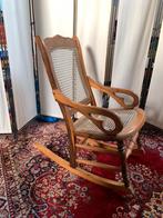Oud kinder schommelstoel met rieten rug en zitting, Ophalen of Verzenden