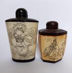 Snuifflesje 2x snuff bottle scrimshaw draak Guanyin Luohan, Verzenden