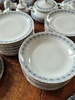 12 pers. Blauwgrijs decor zilveren rand, uitgebreid servies, Ophalen, Zo goed als nieuw, Overige stijlen, Porselein