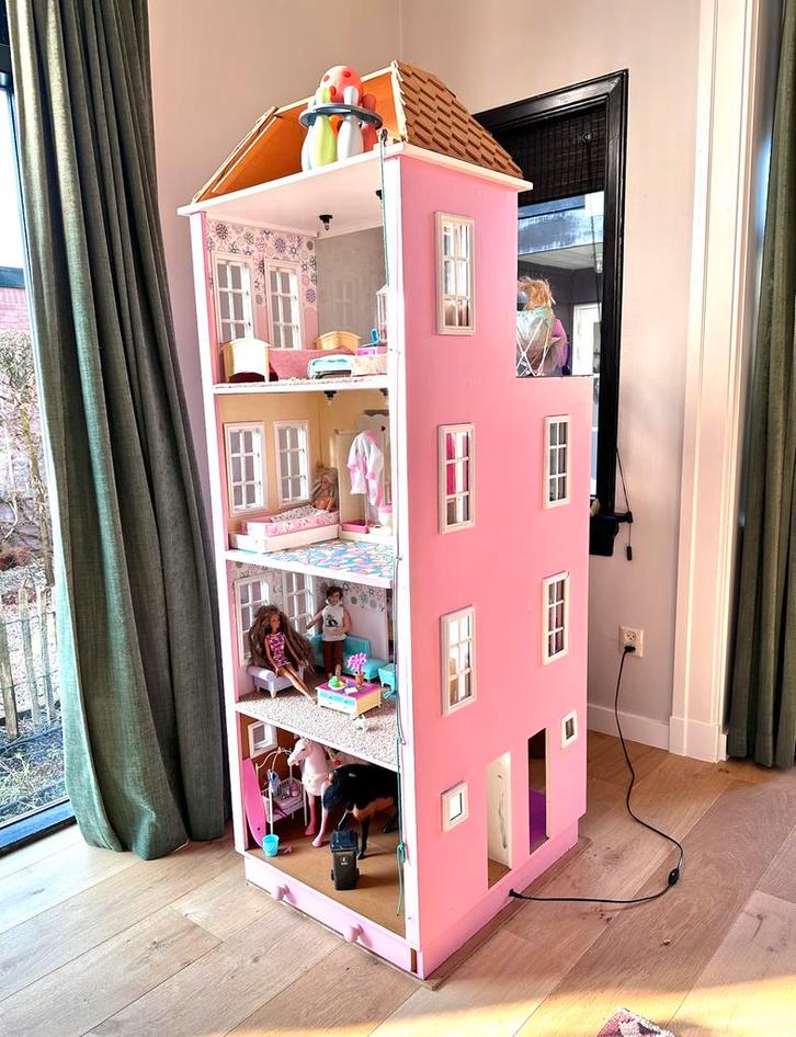 Fantastisch poppenhuis (7 kamers + dakterras + lift), Kinderen en Baby's, Speelgoed | Poppenhuizen, Gebruikt, Poppenhuis, Ophalen