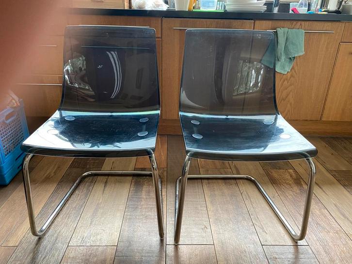 Twee moderne stoelen, Huis en Inrichting, Stoelen, Gebruikt, Twee, Metaal, Zwart, Ophalen