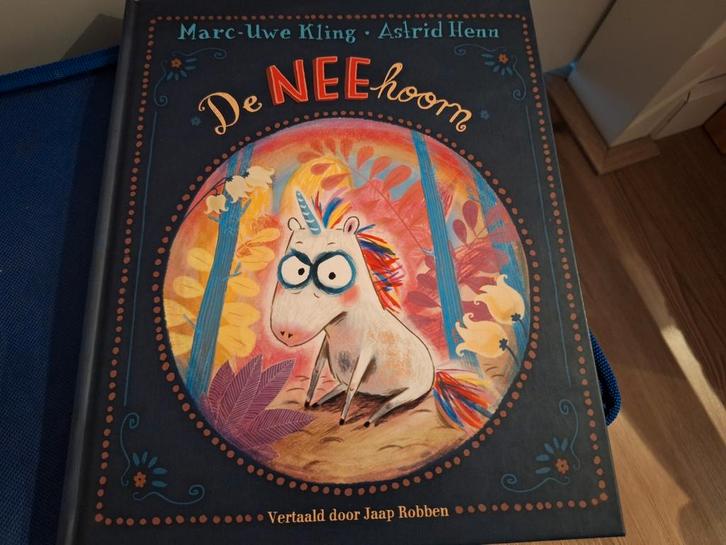 Marc-Uwe Kling - De NEEhoorn, Boeken, Kinderboeken | Jeugd | onder 10 jaar, Zo goed als nieuw, Fictie algemeen, Ophalen of Verzenden