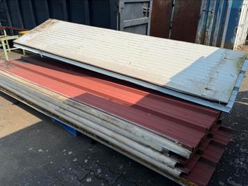 Gebruikte sandwich panelen 4cmx4,10m 6stuks beschikbaar voor biedingen