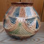 Antieke kerfsnede pot, Antiek en Kunst, Antiek | Keramiek en Aardewerk, Ophalen of Verzenden