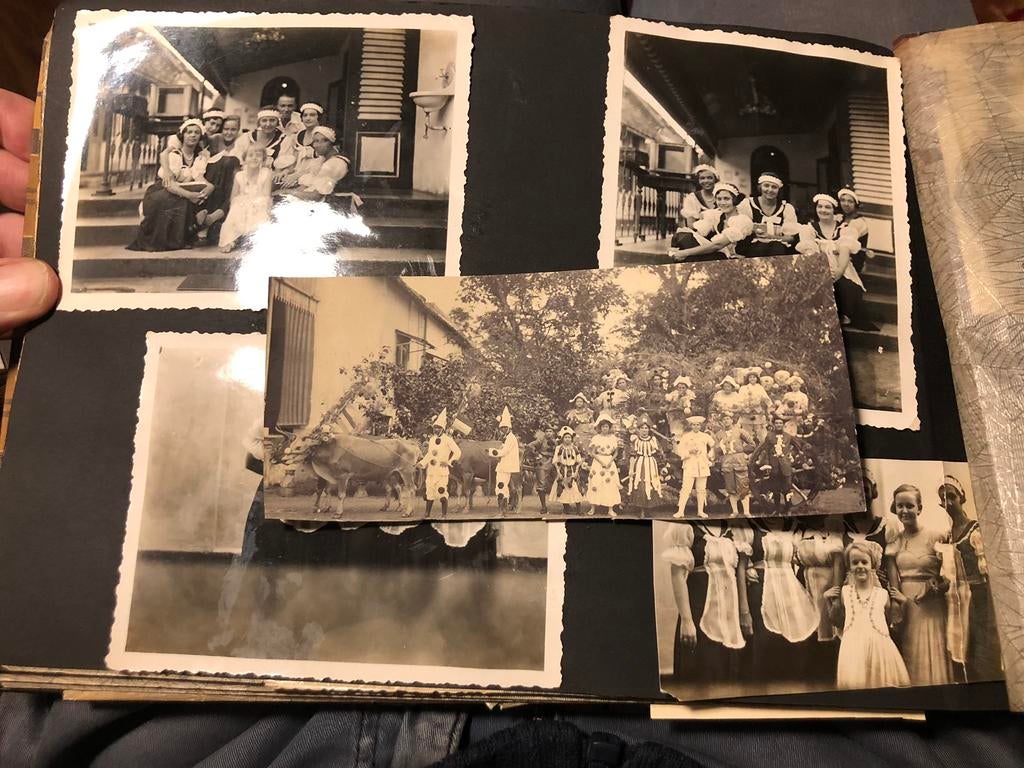 Foto’s carnaval Nederlands-Indie - wsl Soerabaja, Verzenden, Voor 1940, Gebruikt