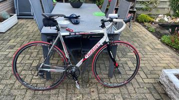 Willier racefiets met veel accessoires  beschikbaar voor biedingen