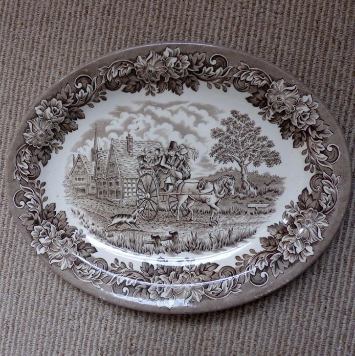 English Ironstone tableware Dickens series schaal, Huis en Inrichting, Keuken | Servies, Gebruikt, Schaal of Schalen, Wedgwood