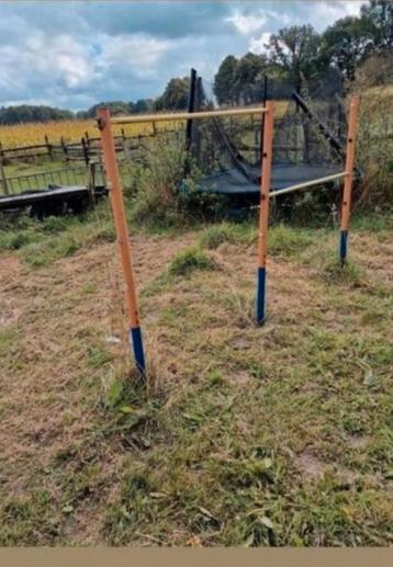 Robuuste ijzeren klimrek beschikbaar voor biedingen