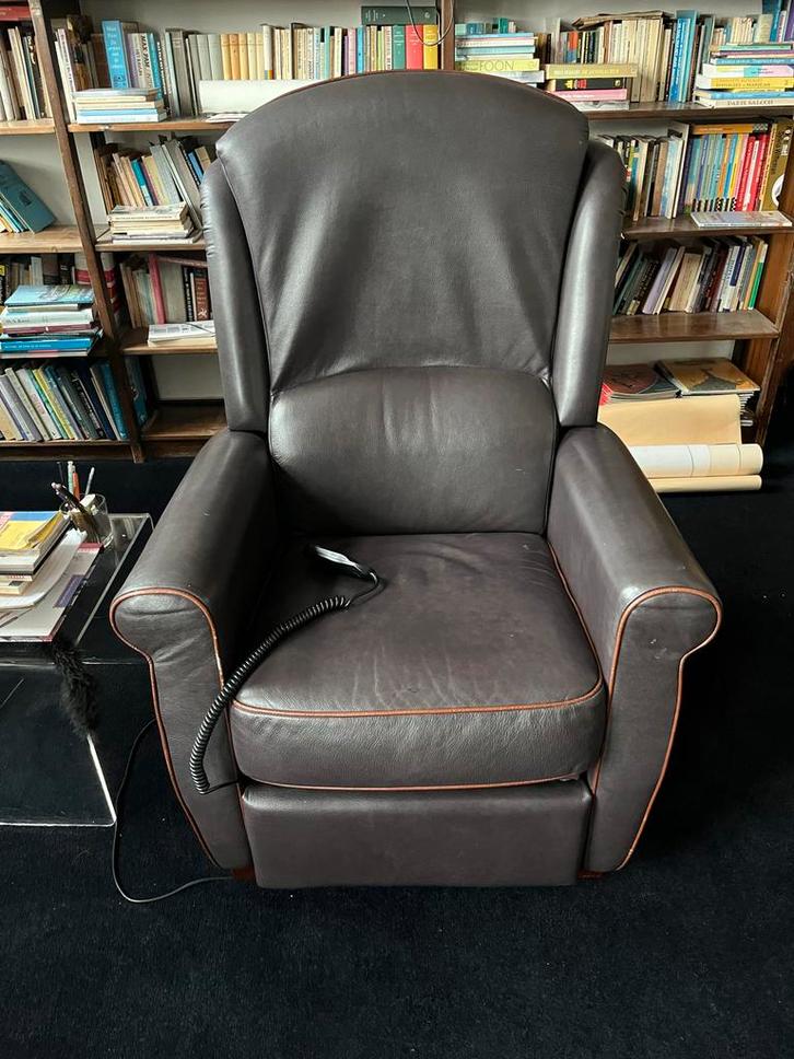 Bruine Sta-op Stoel met Relaxfunctie, Huis en Inrichting, Fauteuils, Gebruikt, Leer, 75 tot 100 cm, Ophalen