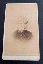 cdv carte de visite klederdracht E Fuchs Leeuwarden, Verzamelen, Foto's en Prenten, Verzenden, Foto, Klederdracht, Zo goed als nieuw