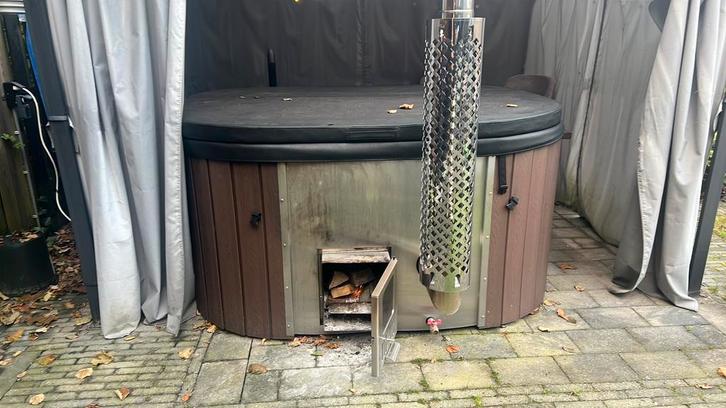 Luxe elektrische / hout hottub met bubbels, verlichting, Tuin en Terras, Bubbelbaden en Hottubs, Zo goed als nieuw, Ophalen