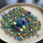 Een theeblad vol met prachtige ook EXCLUSIEVE knikkers erbij, Antiek en Kunst, Antiek | Speelgoed, Ophalen of Verzenden