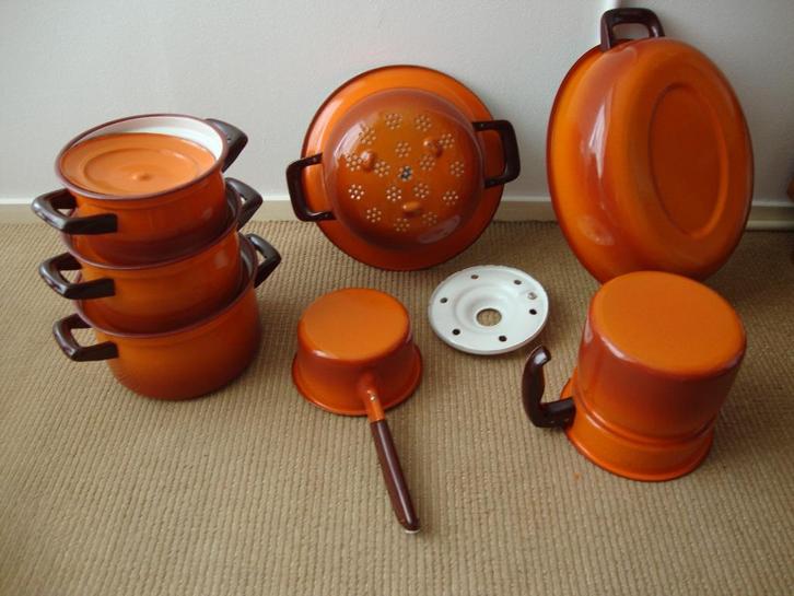 Prachtige collectie oranje emaille pannen/vergiet/teil., Antiek en Kunst, Antiek | Emaille, Ophalen