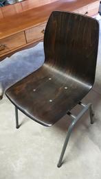 vintage houten stapelstoel, Huis en Inrichting, Stoelen, Gebruikt, Zwart, Ophalen