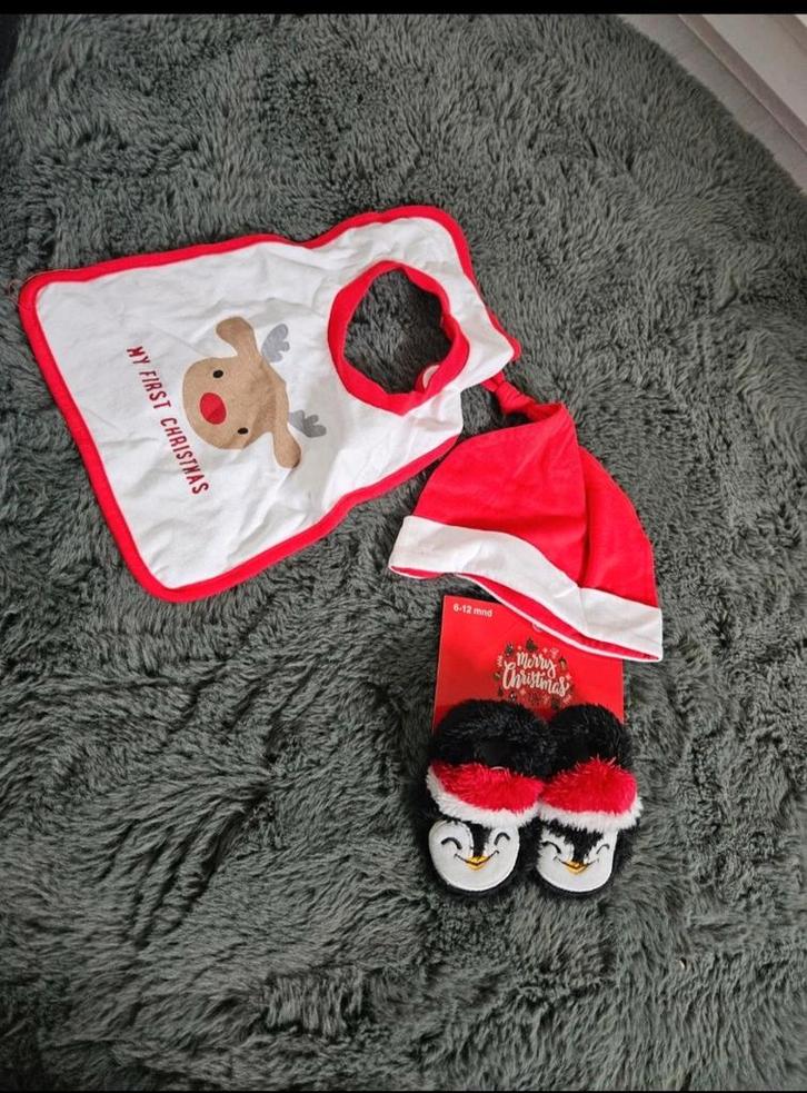 Kerstsetje Baby - Slab, Slofjes & Mutsje - Nieuw, Kinderen en Baby's, Babykleding | Overige, Nieuw, Jongetje of Meisje, Ophalen of Verzenden