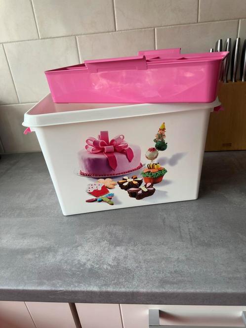 Sunware Fun Baking opbergbox, Hobby en Vrije tijd, Taarten en Cupcakes maken, Zo goed als nieuw, Overige typen, Taarten of Cupcakes