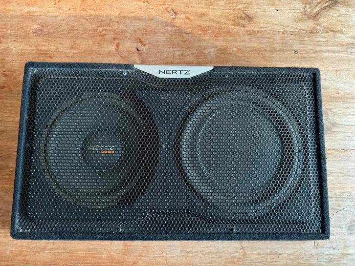 Hertz EBX F25.5 Woofer 2x met kist, Auto diversen, Autospeakers, Zo goed als nieuw, Ophalen of Verzenden