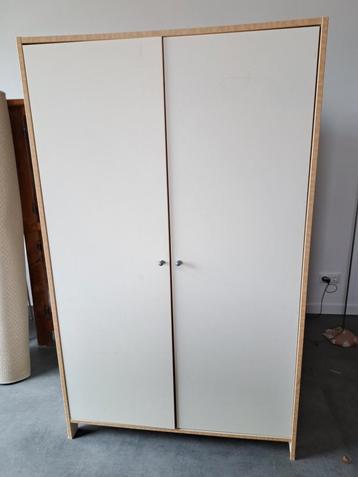 Kledingkast wit 165x100x50 beschikbaar voor biedingen