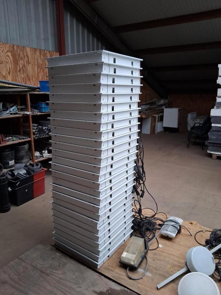 Diverse circulaire tl bakken met of zonder kabel, Doe-het-zelf en Verbouw, Elektra en Kabels, Gebruikt, Overige typen, Ophalen