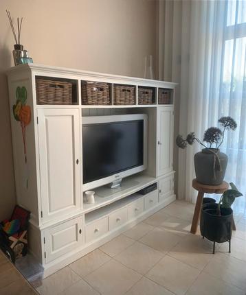 Landelijke  houten TV kast 