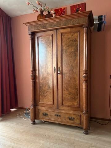 houten bruine kledingkast, Huis en Inrichting, Kasten | Kledingkasten, Gebruikt, 100 tot 150 cm, 100 tot 150 cm, 25 tot 50 cm