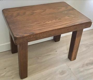 STEVIGE EIKEN PLANTENKRUKJE / PLANTENTAFEL / BIJZETTAFEL beschikbaar voor biedingen