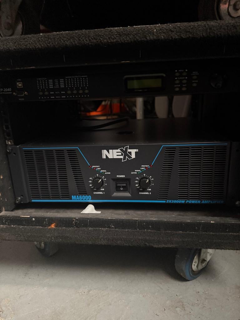 Verkoop Next MA6000 eindversterker 2x1400 watt6000watt 4 ohm, Audio, Tv en Foto, Versterkers en Receivers, Ophalen, Zo goed als nieuw
