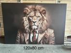 Canvas schilderij 120x80 cm leeuw in pak NIEUW, Ophalen, Nieuw, Schilderij, 100 tot 125 cm