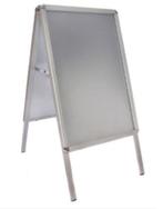 Reclame borden 64 x 88 cm per stuk € 39,00, Ophalen, Zo goed als nieuw, Reclamebord