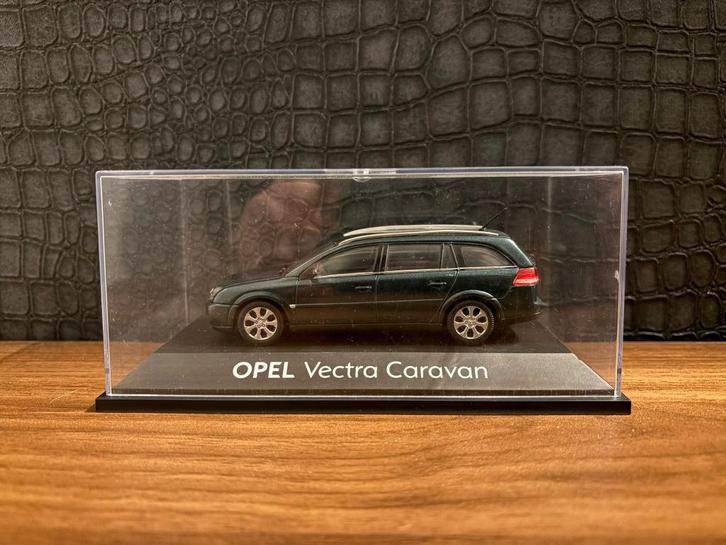 Opel Vectra Caravan van Schuco, Hobby en Vrije tijd, Modelauto's | 1:43, Nieuw, Auto, Schuco, Ophalen of Verzenden