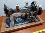antiek naaitafel met oude naaimachine, Antiek en Kunst, Antiek | Naaimachines, Ophalen