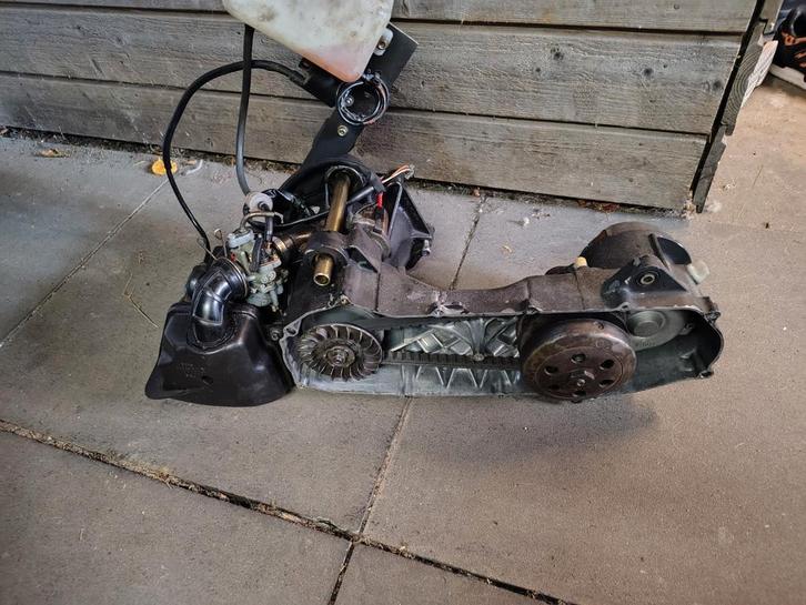 minarelli horizontaal blok (Yamaha Neos), Fietsen en Brommers, Brommeronderdelen | Scooters, Zo goed als nieuw, Yamaha, Blok, Ophalen