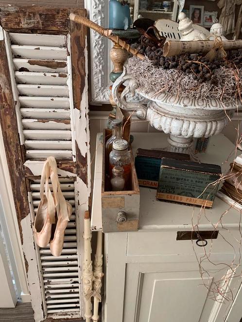Een oud laadje met brocante oude spulletjes, Antiek en Kunst, Curiosa en Brocante, Ophalen of Verzenden