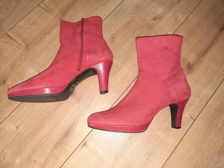 Colori rode suède dameslaarsjes maat 41, Kleding | Dames, Schoenen, Gedragen, Rood, Ophalen of Verzenden