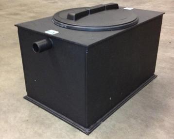 Kunststof slib-vetafscheider (vetput) 0,7 liter/seconde beschikbaar voor biedingen