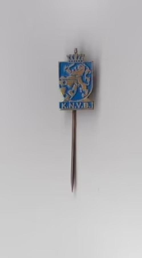 Speldje Voetbal KNVB Blauw., Verzamelen, Overige Verzamelen, Zo goed als nieuw, Ophalen of Verzenden