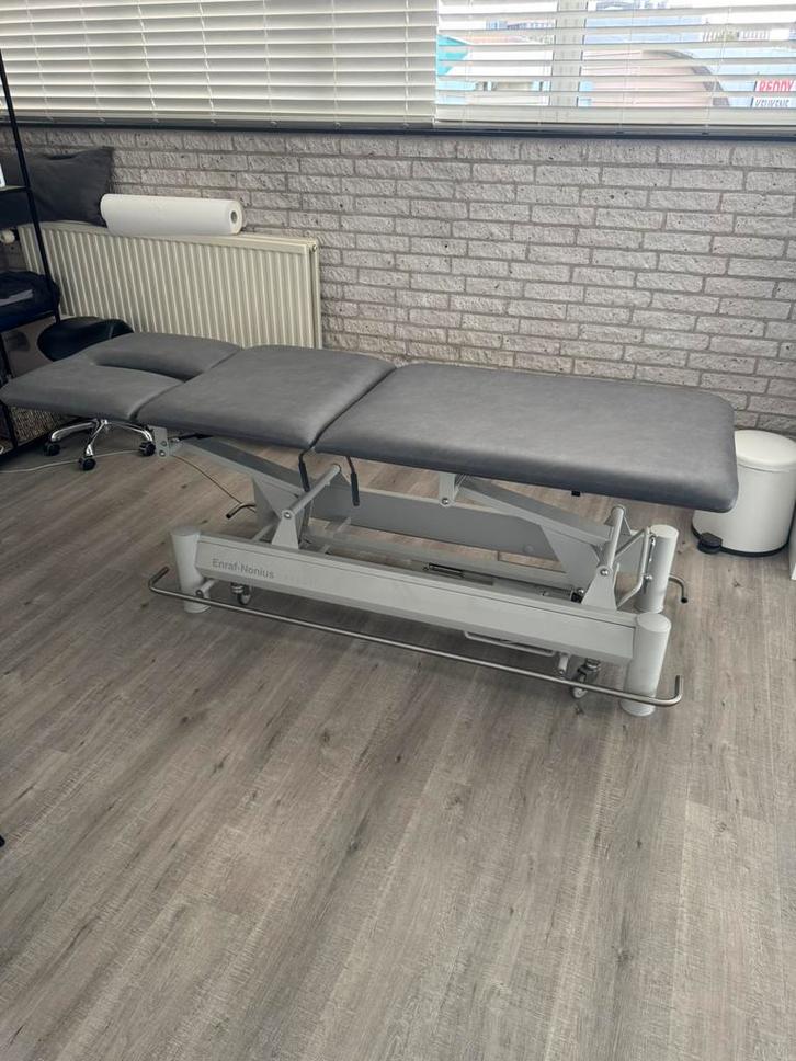 Behandelbank Enraf-Nonius – elektrisch, robuust, Sport en Fitness, Massageproducten, Zo goed als nieuw, Massagetafel, Ophalen