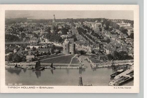 Enkhuizen oude KLM Luchtfoto, Verzamelen, Ansichtkaarten | Nederland, Ongelopen, Noord-Holland, 1920 tot 1940, Verzenden