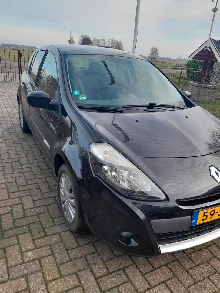 Renault clio 1.2, Auto's, Renault, Particulier, Benzine, C, Hatchback, Handgeschakeld, Origineel Nederlands, Zwart, Voorwielaandrijving